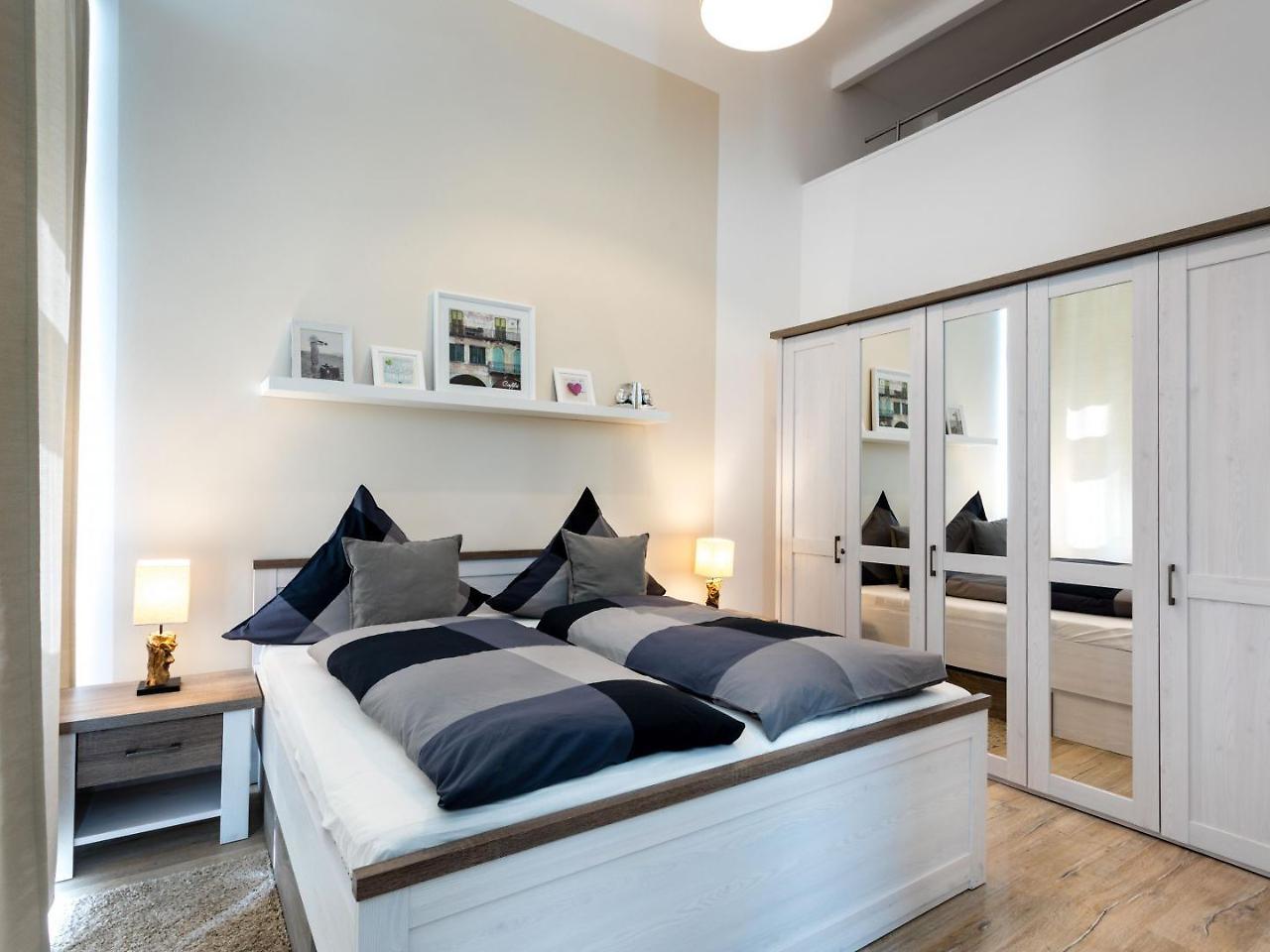 The Goethe Loft, 2 Bedroom Up To 5 People Appartement *